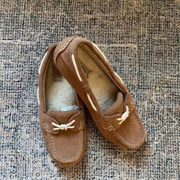UGG Other - Kids UGG Spinnaker Chestnut Size 3